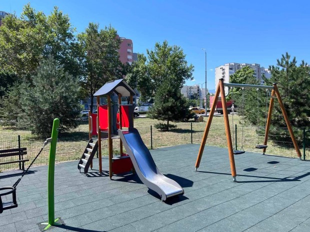 Поредната детска площадка в Тракия е факт съобщи кметът на