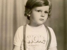 Познахте ли това малко момченце? Днес празнува 52-рия си рожден ден!