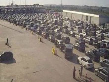 Безброй автомобили задръстиха границата с Турция