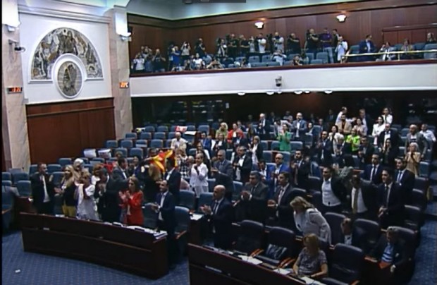 Парламентът на Северна Македония одобри френското предложение