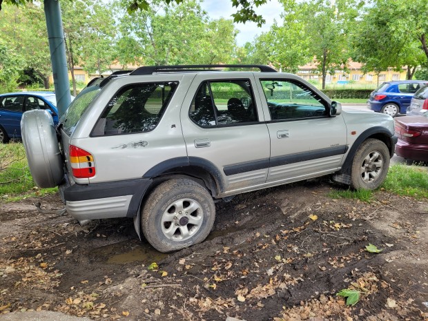Паркирането в зелените площи в Пловдив е сериозен проблем В