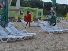 Опасна практика на плажа след 18.00 часа, когато спасителите си тръгнат