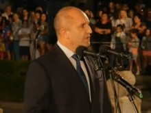 Президентът: Вечна слава на великия карловец!