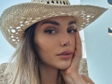 Алекс Богданска направи истински фурор в социалната мрежа