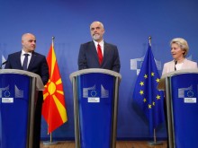 РС Македония и Албания официално започват преговори за членство в ЕС