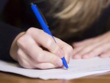 Без ваканция: 13 хил. младежи се явяват на матури през август