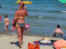 Ценител на женската красота обясни защо е леко разочарован от дамите на плажа това лято