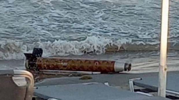 Военен боеприпас изплува на плажа между Поморие и Ахелой Той