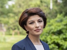 Атанасова се пошегува: Да изберем Бойко Рашков за министър-председател