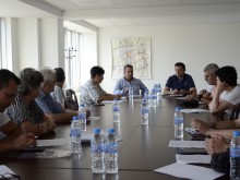 Изграждат легнали полицаи на пешеходните пътеки в Пловдив