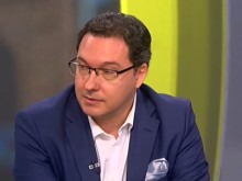Даниел Митов: Управляващите се самосвалиха