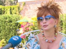 Навърши 60, но държи на детското и чистото в себе си