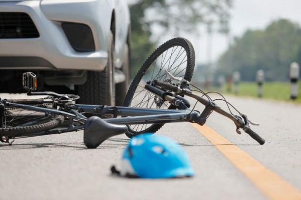 </TD
>Възрастна велосипедистка е пострадала при инцидент вчера в Русе. Около