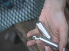 Експеримент: Журналисти си купиха райски газ в София за 2,20 лева