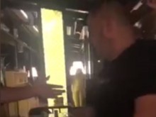 Свидетели на случката в столично заведение: Клиентът беше пиян, дрогиран и нагъл, обижда и плю по служителя!