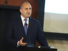 Румен Радев с призив към депутатите