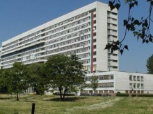 3-годишно дете падна от тераса, между живота и смъртта е, в Пловдив опитват да го спасят!