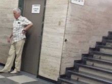 Пенсионер сътвори страшна мизерия с бензин и клечка кибрит