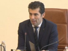 Петков за последно: Ще сключим договор за доставка на седем карго кораба с втечнен газ