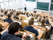 Държавата ще гарантира студентските заеми