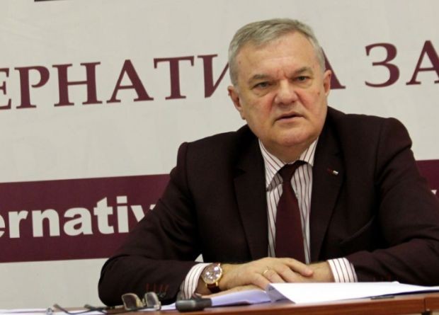 Председателят на АБВ Румен Петков с гневен пост по адрес