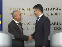 Кабинетът "Петков" остава в историята, Гълъб Донев пое управлението