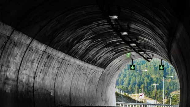Временно е ограничено движението в района на тунел Железница по