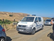 Сапьори влязоха във взривения склад край Карнобат