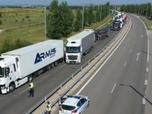 Километрични задръствания на границата с Румъния