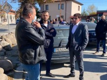 Жители на Йоаким Груево искат да затворят главния път за Пловдив заради силна музика от ресторант