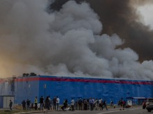 Огромен пожар бушува в Москва