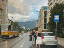 Тази снимка скандализира! Гражданите: Кухи лейки