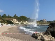 Ето как взривиха противопехотната мина на плажа в Царево