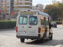 Маршрутно такси се преобърна на Рогошко шосе