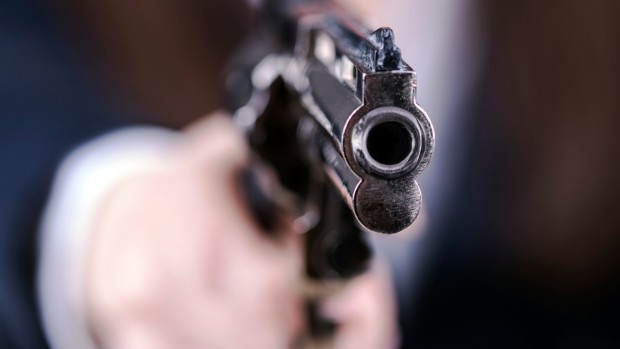 Мъж стреля с пистолет в Самоков съобщиха от полицията На 7 август е