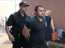Трънчето влиза в затвора