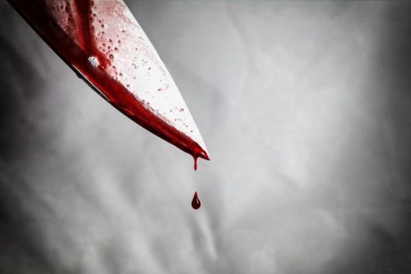 Мъж нападна съседите си нож в Поморие. От полицията съобщиха,