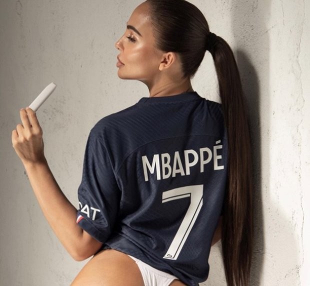 Футболната звезда Килиан Мбапе хлътна по пловдивчанката Николета Лозанова. Един от