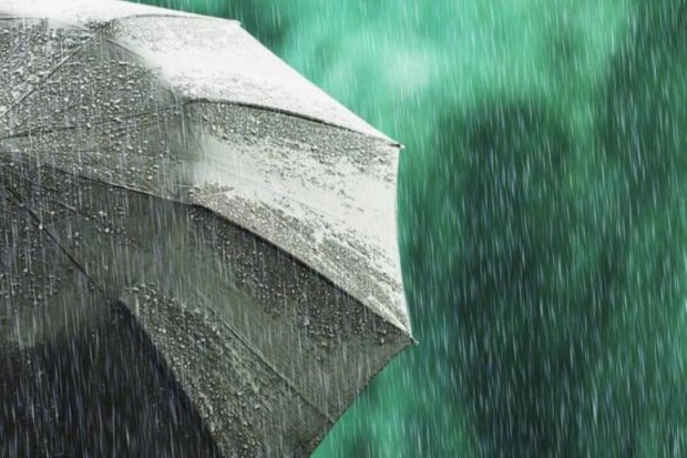Жълт код за значителни количества дъжд с гръмотевици е обявен