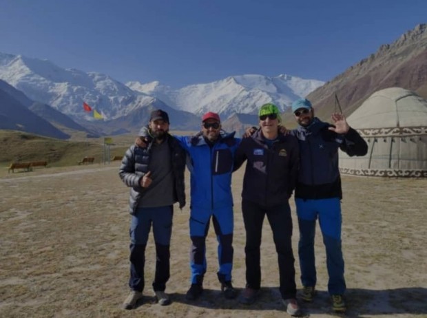 Тази сутрин трима български планинари се отправиха към Лагер 1