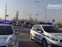 Кърджалиец се направи на мъж пред полицаи в Пловдив
