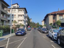 Кошмар за 2 семейства с 5 деца в Приморско: Цял ден обикаляхме улиците
