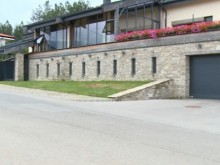 Обвиненият за убийството на швейцарския бизнесмен се изправя пред съда