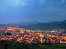 Докъде се докарахме! Брутални сцени с мачете в казино, 22-годишна в шок