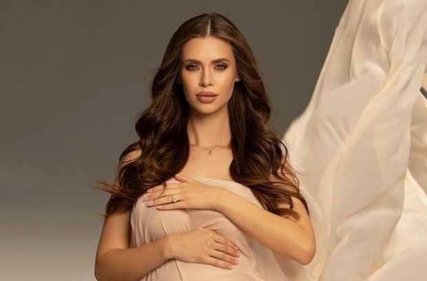 Куини Алис която се сгоди за Благой Георгиев през 2015 година