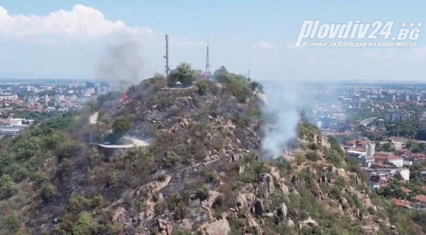 Продължава гасенето на големия пожар в Пловдив предава репортер на