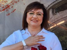 Нинова: С Кирил седем месеца се борихме срещу "октопода" в държавата, но той се върна