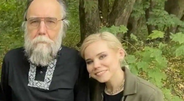 Само преди няколкоа месеца Александър Дугин чиято дъщеря загина при взрив