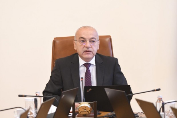 Министър председателят Гълъб Донев се самоизолира тъй като е бил контактен