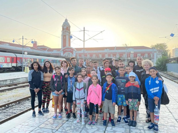 БДЖ осигури безплатно пътуване до Варна на деца в неравностойно